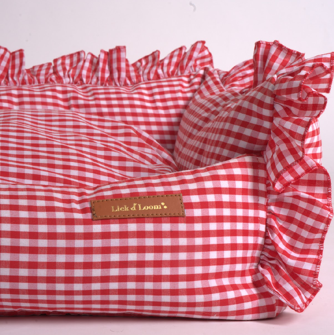 The Picnic Bed Red