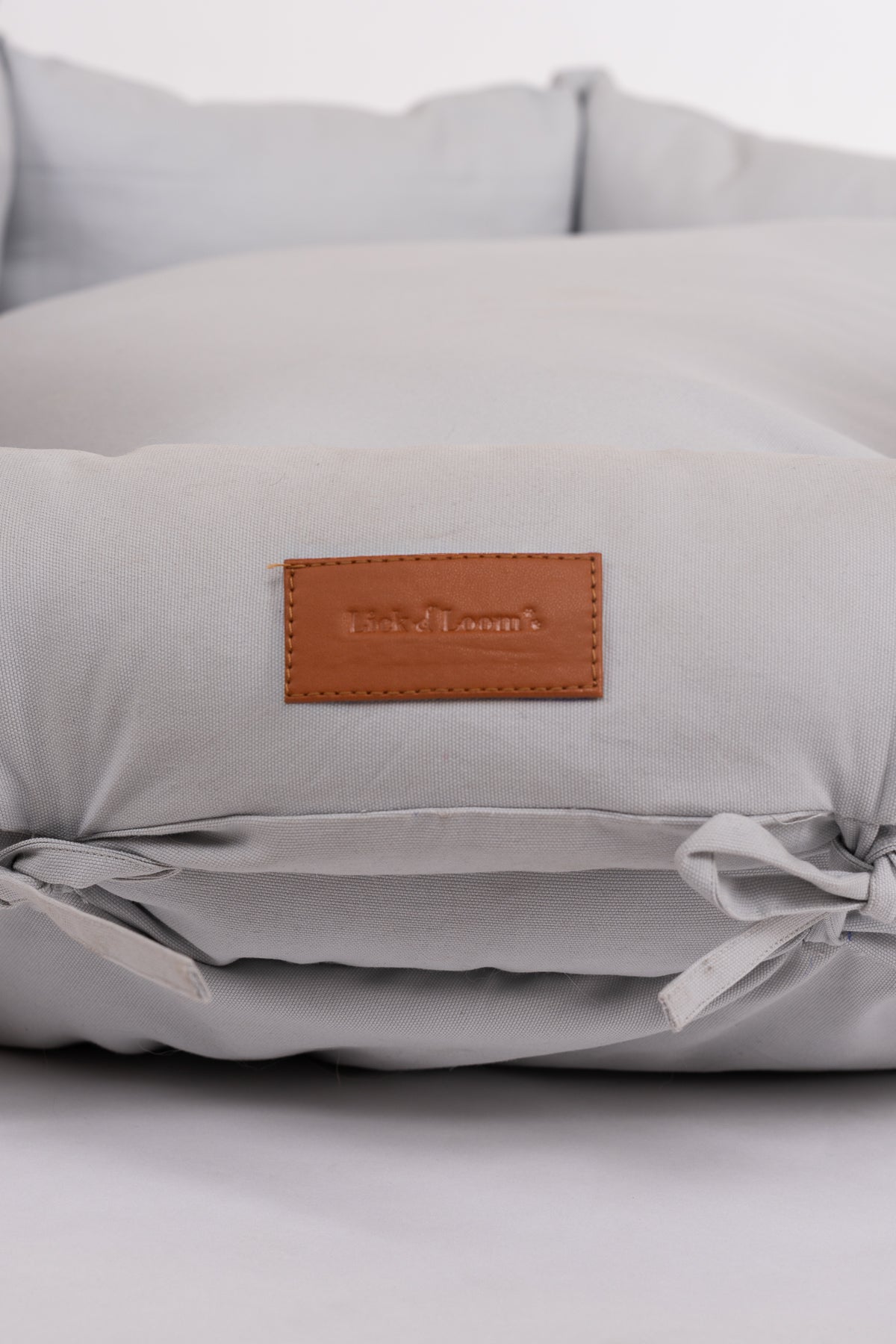 The Plush Circle Bed Grey